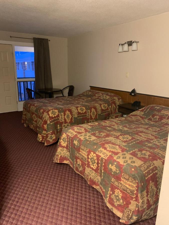 Airways Motel Cold Lake 外观 照片